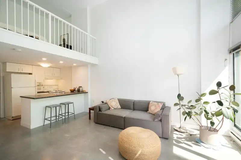 618 22 E CORDOVA STREET - photo 4 of 35