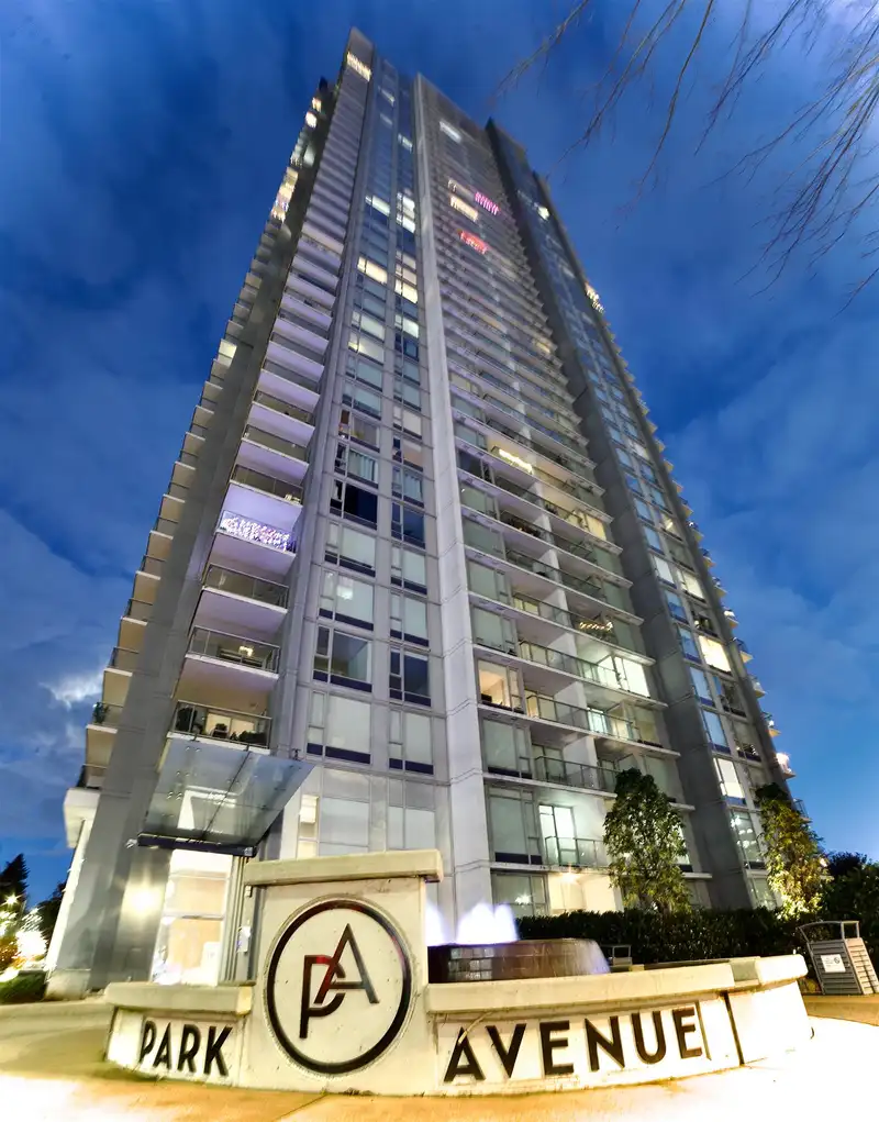 1703 13696 100 AVENUE - photo 1 of 17