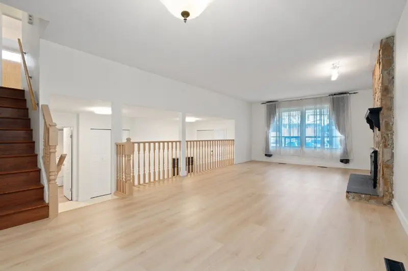 13363 65A AVENUE - photo 4 of 25