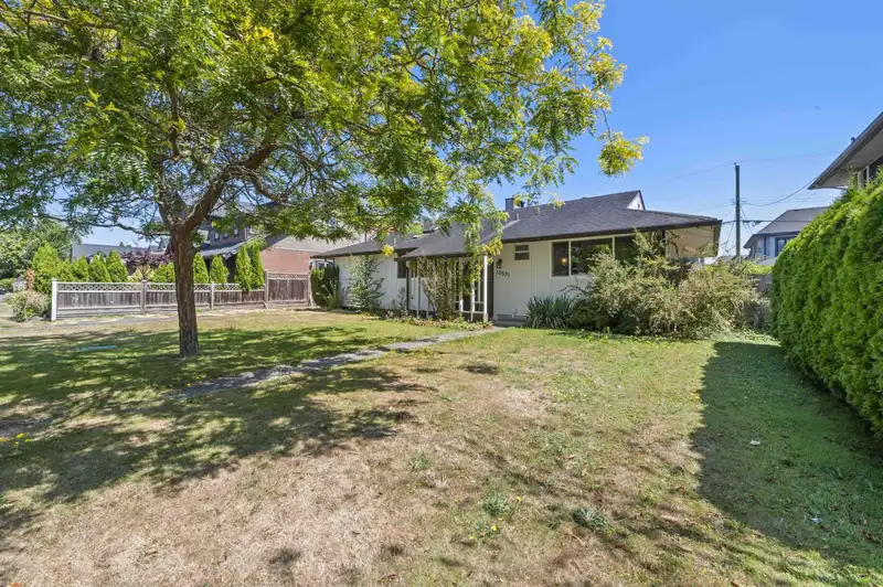 10531 AINSWORTH CRESCENT - photo 2 of 29