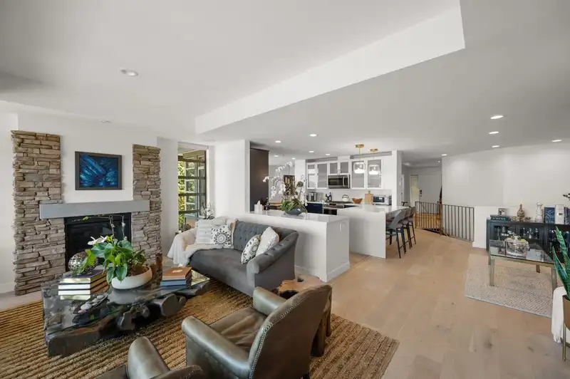 8689 SEASCAPE DRIVE - photo 4 of 29