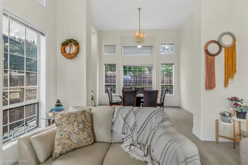 12392 63A AVENUE - photo 4 of 23