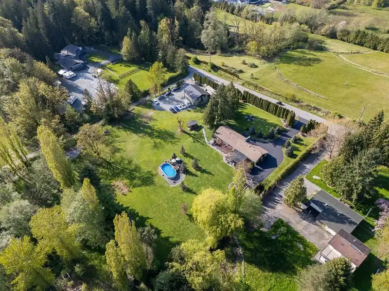 23742 68 AVENUE - photo 1 of 40