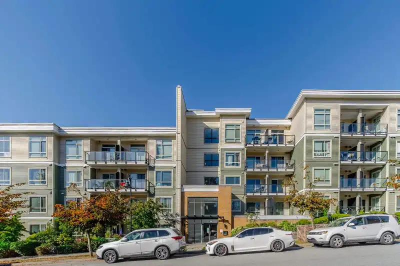 522 13789 107A AVENUE - photo 1 of 34