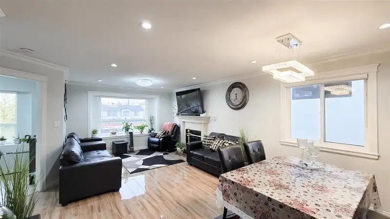 7480 MAIN STREET - photo 4 of 21