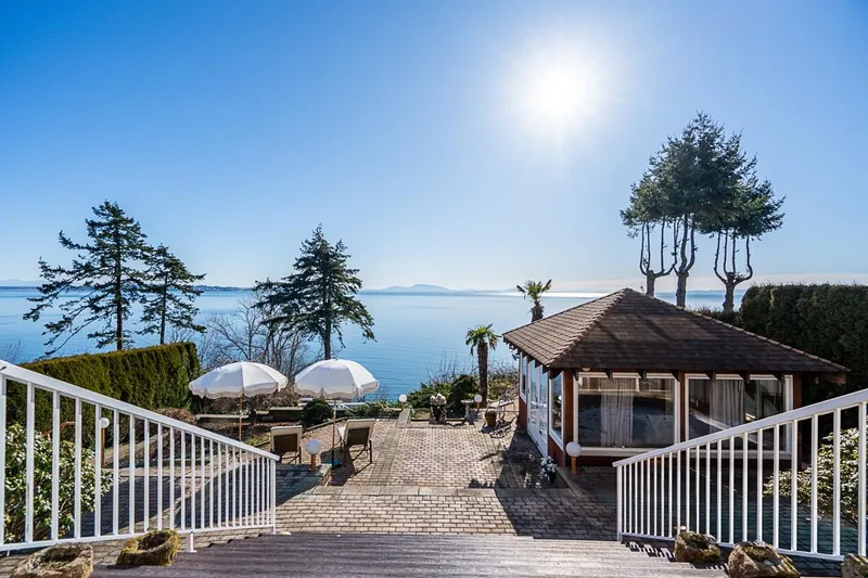 13158 13 AVENUE - photo 1 of 25