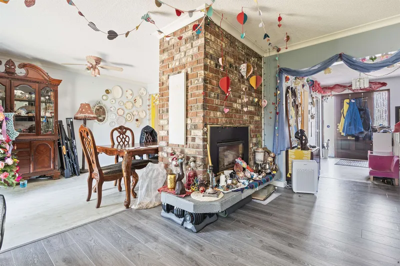 33232 PLAXTON CRESCENT - photo 4 of 25