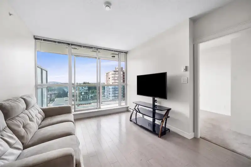 1110 11967 80 AVENUE - photo 1 of 32
