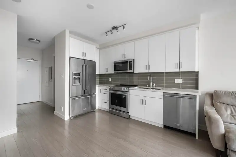 1110 11967 80 AVENUE - photo 3 of 32