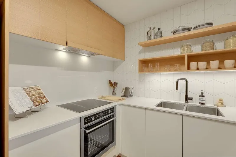 305 4868 FRASER STREET - photo 3 of 25