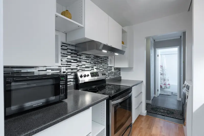 402 9880 MANCHESTER DRIVE - photo 1 of 25