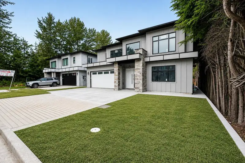 8511 BENEDICT BOULEVARD - photo 2 of 35