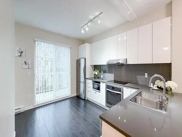 128 5550 ADMIRAL WAY - photo 3 of 38