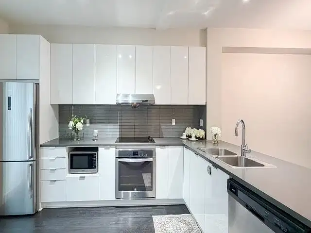 128 5550 ADMIRAL WAY - photo 4 of 38