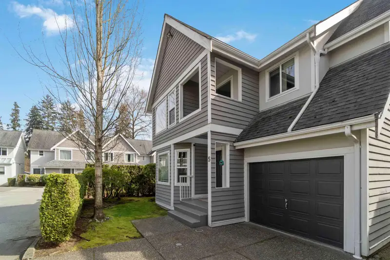 5 1135 LANSDOWNE DRIVE - photo 2 of 25