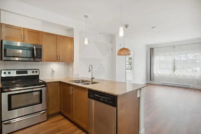 201 13468 KING GEORGE BOULEVARD - photo 4 of 24