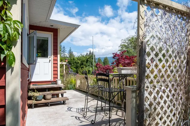 5599 MEDUSA PLACE - photo 4 of 31