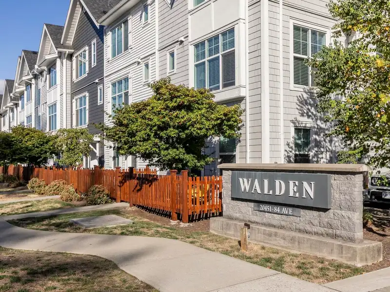 5 20451 84 AVENUE - photo 1 of 40