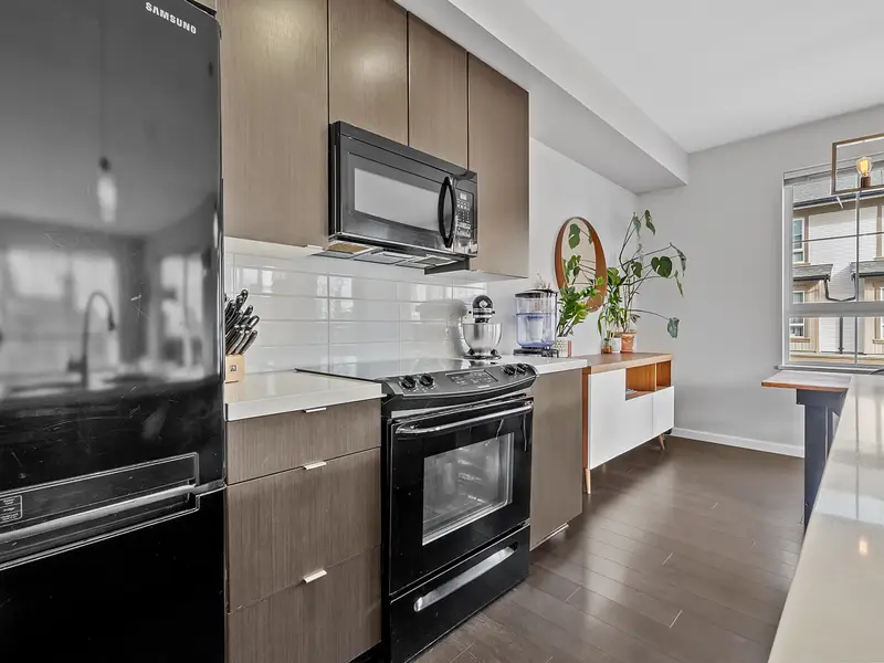 25 19505 68A AVENUE - photo 3 of 25