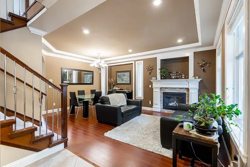7122 195 STREET - photo 4 of 40