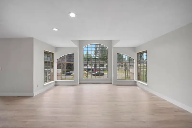 21105 RIVER ROAD - photo 4 of 40
