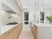 1 2541 E 2ND AVENUE - thumbnail 4