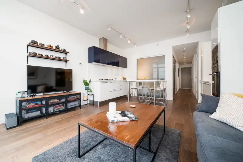 523 108 E 1ST AVENUE - photo 2 of 12