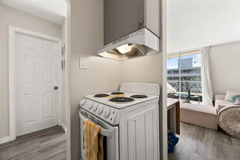701 1100 HARWOOD STREET - photo 4 of 24