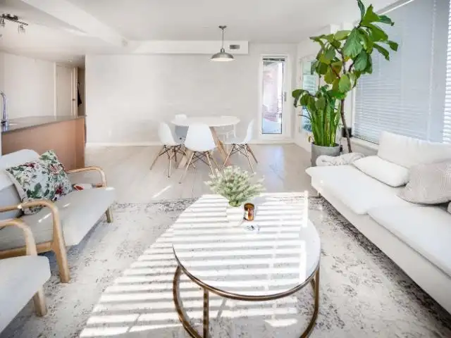 302 95 MOODY STREET - photo 4 of 31