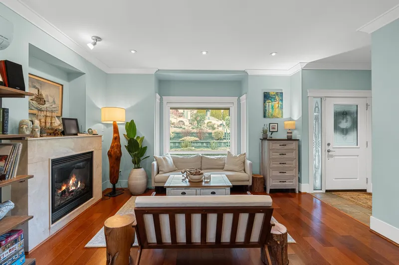 307 E 6TH STREET - photo 3 of 25