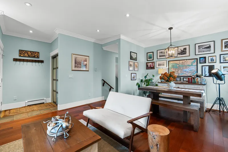 307 E 6TH STREET - photo 4 of 25