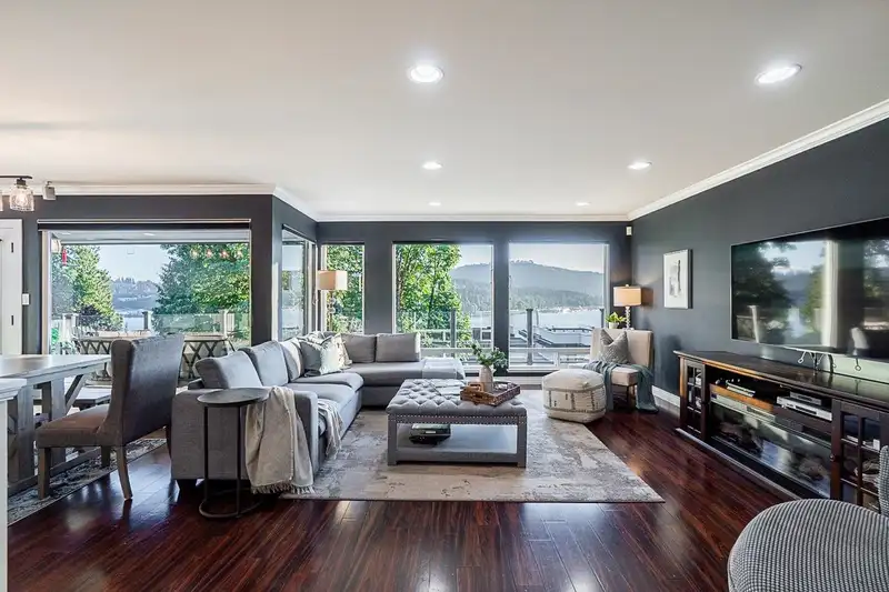 18 BEDINGFIELD STREET - photo 2 of 34