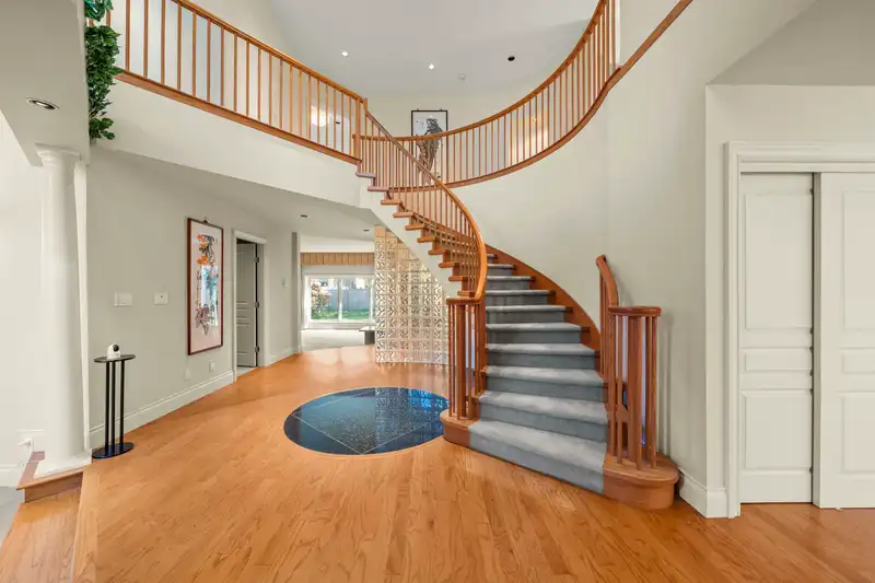 4620 GRANVILLE AVENUE - photo 4 of 36