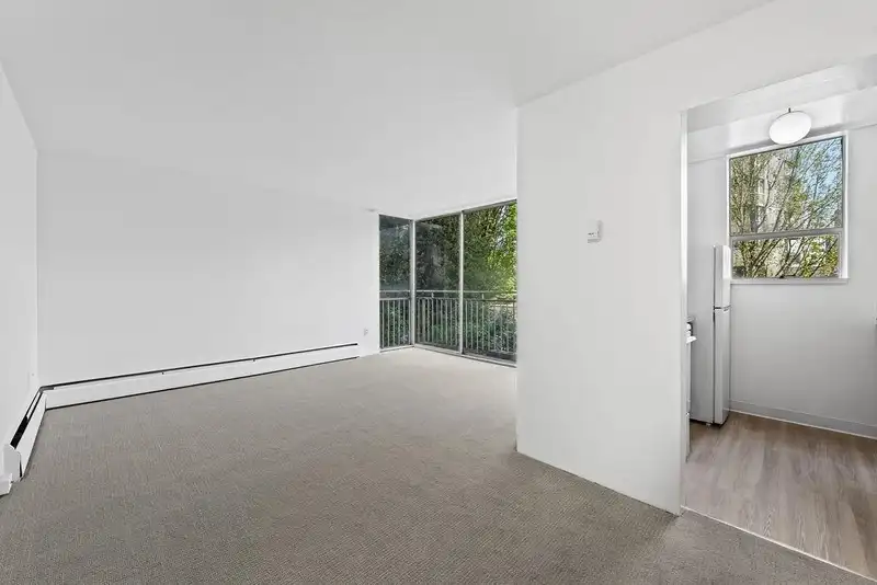 203 1250 BURNABY STREET - photo 3 of 26