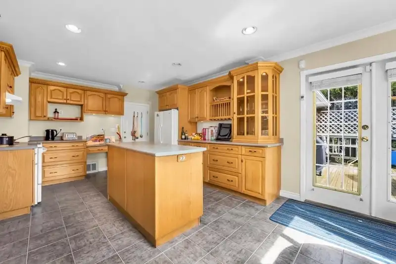7758 15TH AVENUE - photo 4 of 38