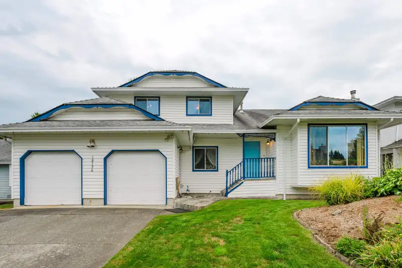 12176 CHERRYWOOD DRIVE - photo 1 of 40