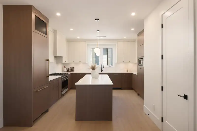2 6525 DUFFERIN AVENUE - photo 3 of 33