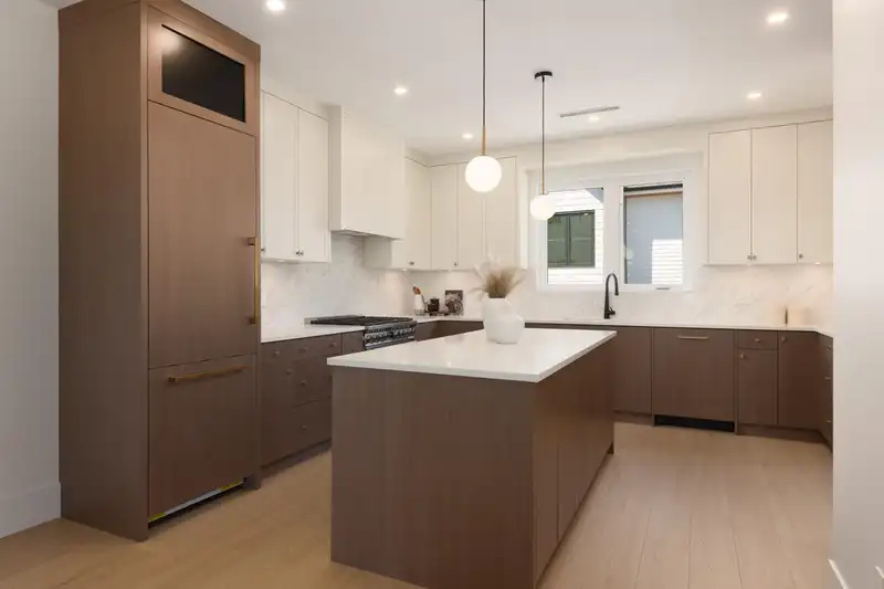 2 6525 DUFFERIN AVENUE - photo 4 of 33