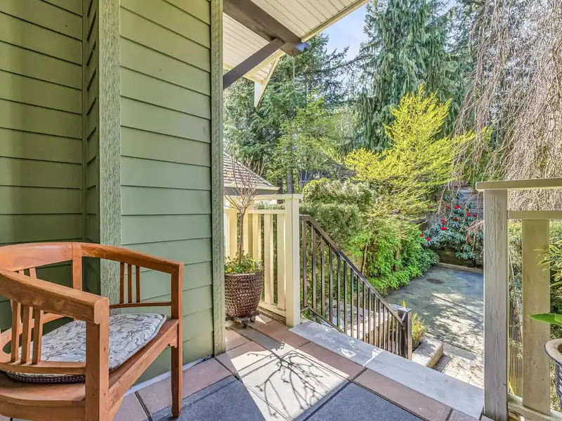 4658 CAPILANO ROAD - photo 2 of 37