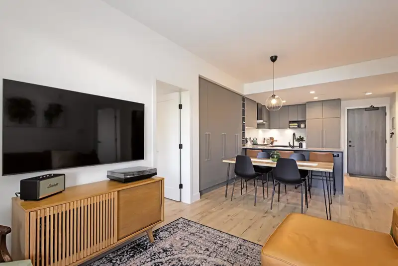 214 3131 MURRAY STREET - photo 4 of 29