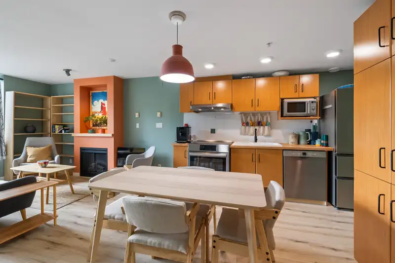 309 9298 UNIVERSITY CRESCENT - photo 3 of 25