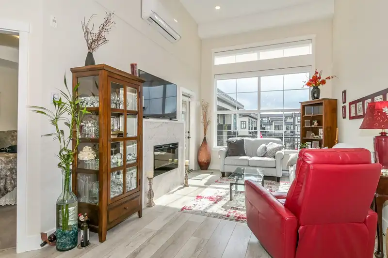 504 11893 227 STREET - photo 4 of 31