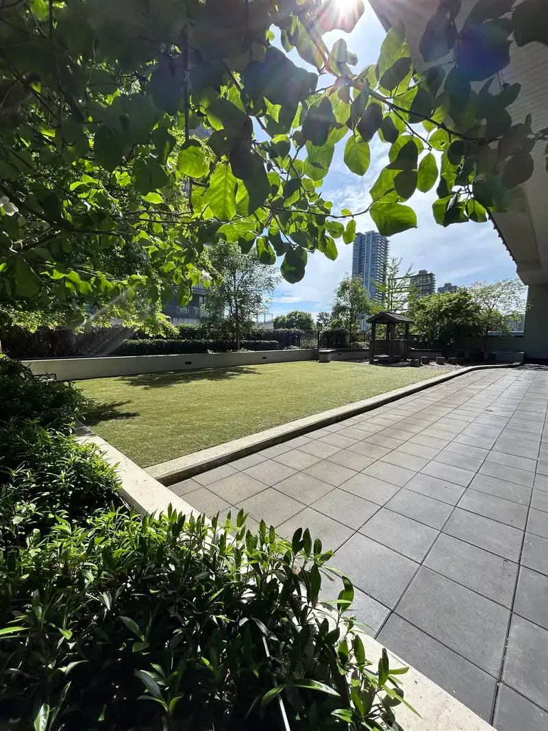 315 4468 DAWSON STREET - photo 2 of 18
