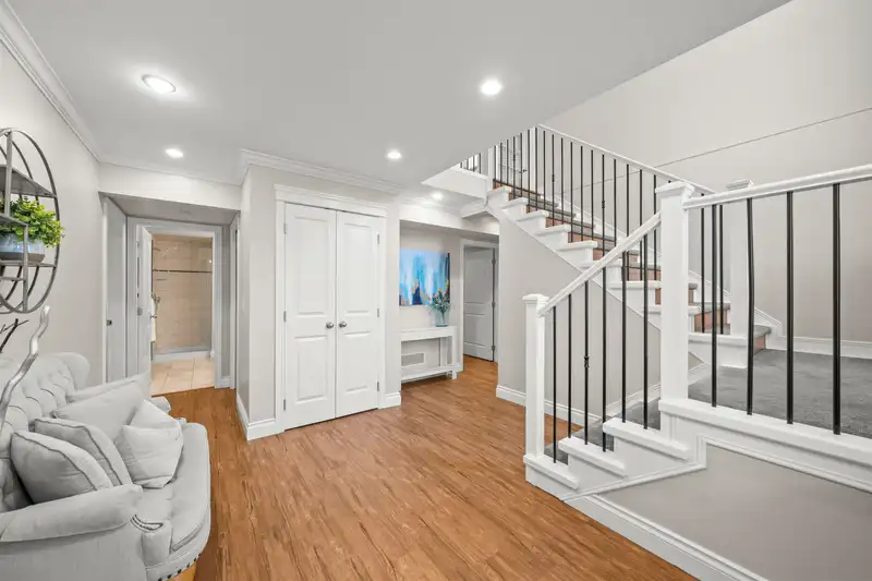4935 FENTON DRIVE - photo 4 of 40