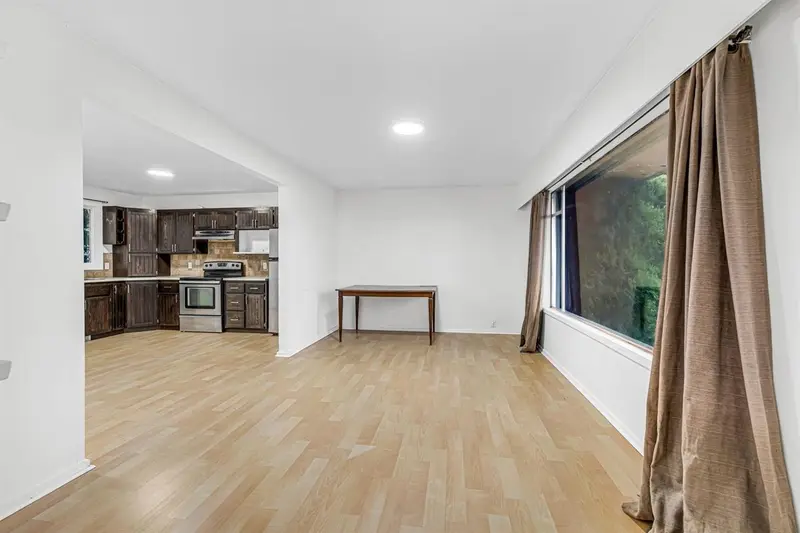 6020 TYSON ROAD - photo 4 of 18