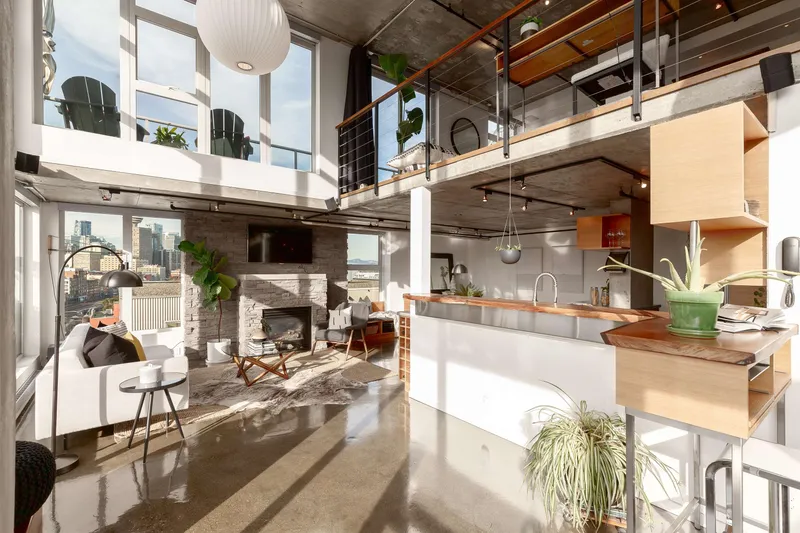 1002 289 ALEXANDER STREET - photo 3 of 25