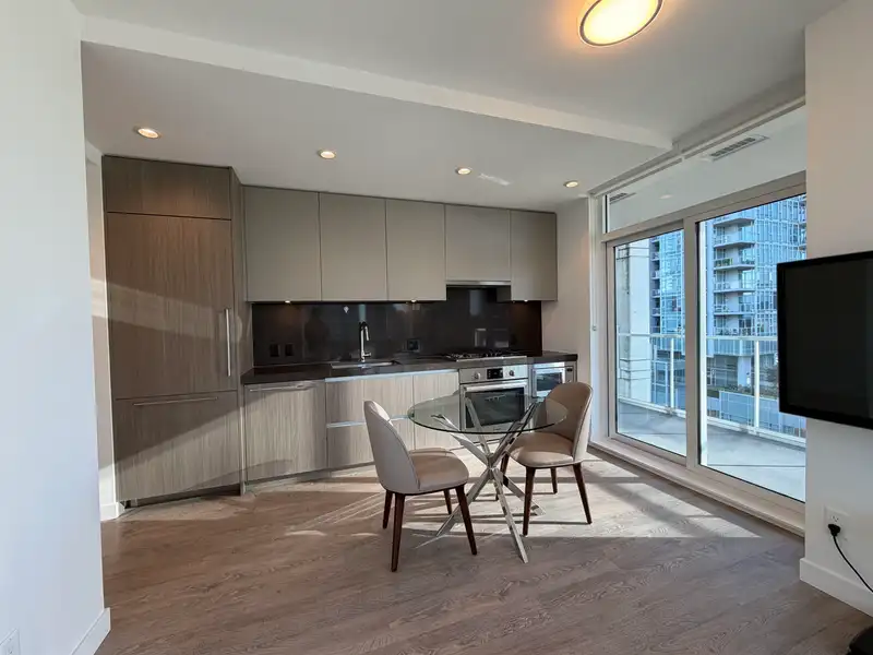 709 6080 MCKAY AVENUE - photo 2 of 14