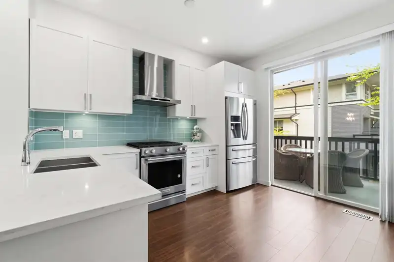 82 100 KLAHANIE DRIVE - photo 2 of 40