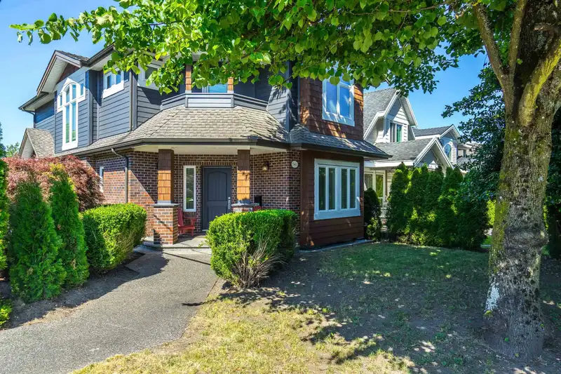 15403 THRIFT AVENUE - photo 2 of 40