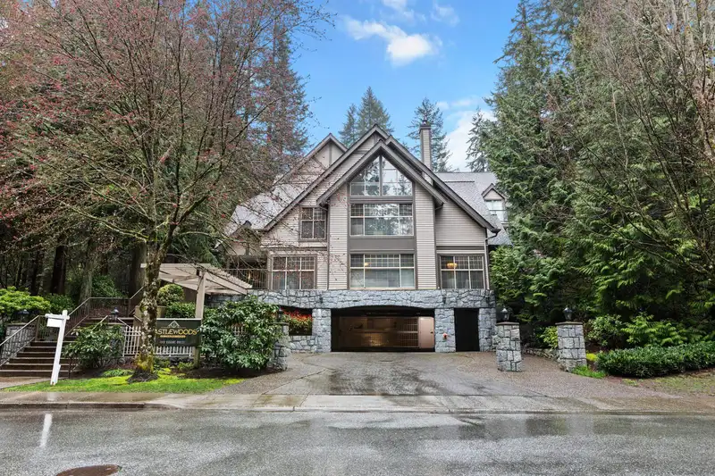 101 180 RAVINE DRIVE - photo 1 of 33
